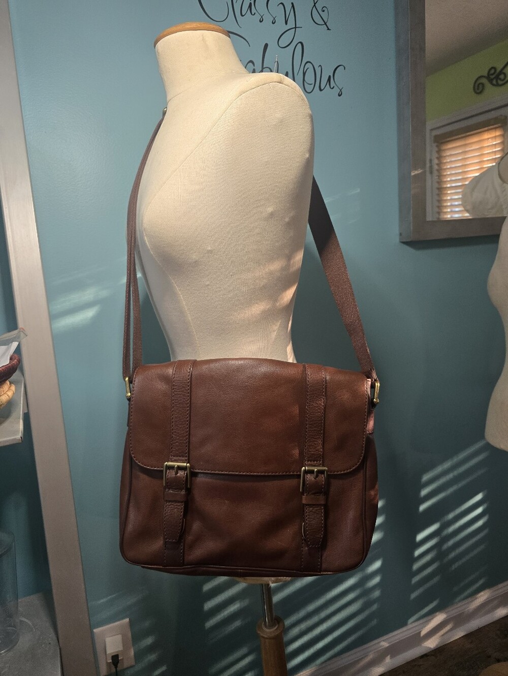 Fossil Men's Vintage Brown Leather Messenger Bag - Classic Crossbody